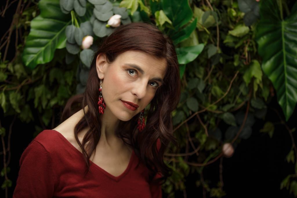 Nathalie Lemal es una cantante francesa de jazz. Bajo una influencia musical diversa, guarda una gran afinidad con el universo musical del jazz, y se inspira, además, de grandes intérpretes como Ella Fitzgerald, Sarah Vaughan, Nancy Sinatra, Dusty Springfield, Stacey Kent o Elis Regina.