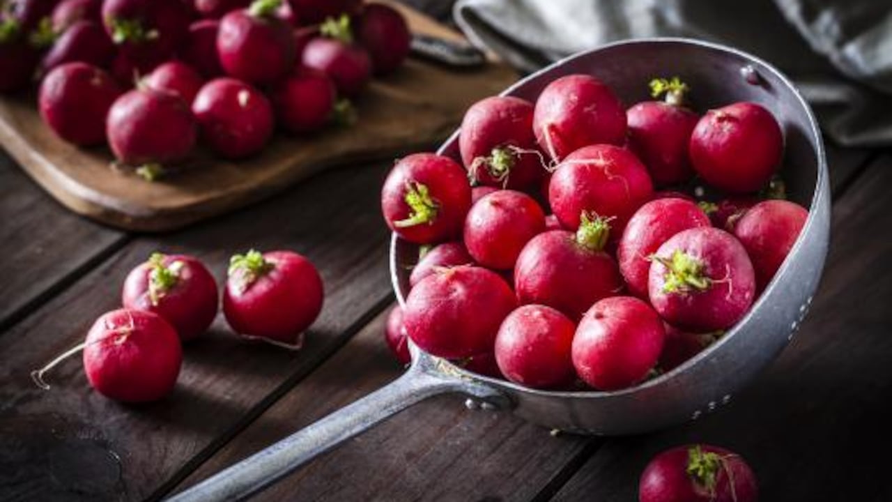El rábano es un alimento muy nutritivo y bajo en calorías.