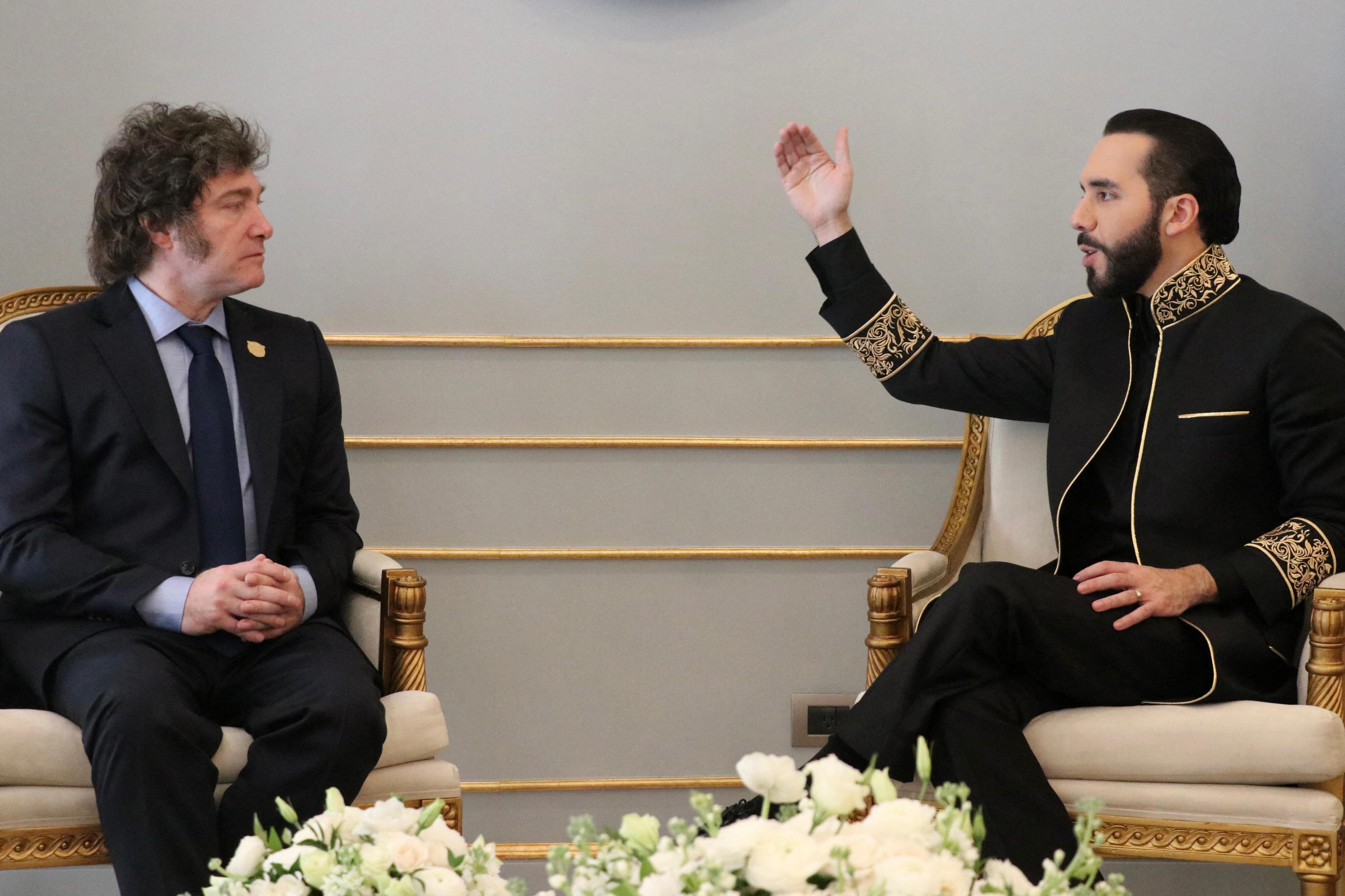 El traje de Nayib Bukele que llamó la atención en su ceremonia de investidura: expertos revelan su significado