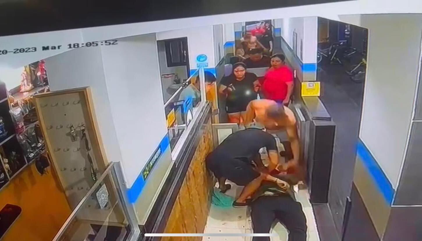 Estos fueron los momentos de angustia que se vivieron en el gimnasio.