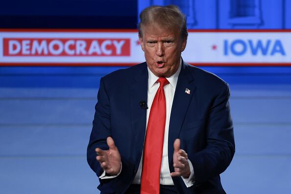 Trump se negó a participar en un debate que también tuvo lugar esta noche con sus compañeros candidatos presidenciales republicanos, la ex embajadora ante la ONU Nikki Haley y el gobernador de Florida, Ron DeSantis. (Foto de Joe Raedle/Getty Images)