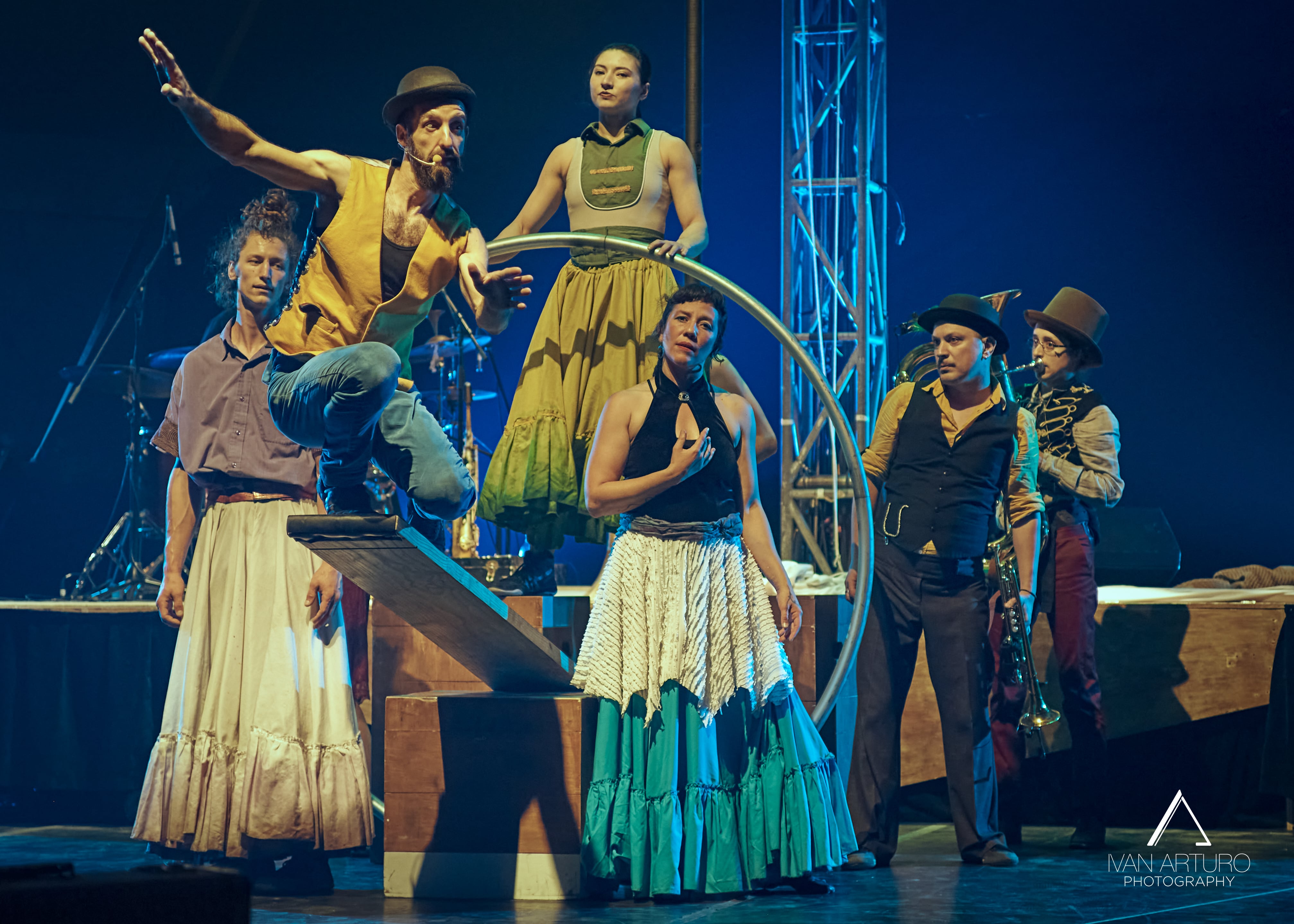 BARKA, un espectáculo de danza, música y circo, de la compañía colombo canadiense 'Girovago'