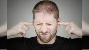 El volumen de la música casi duplicaba el rango permitido.