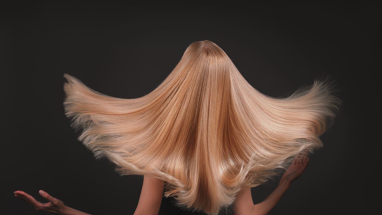 Los productos naturales son buenos para fortalecer el cabello fino y delgado.