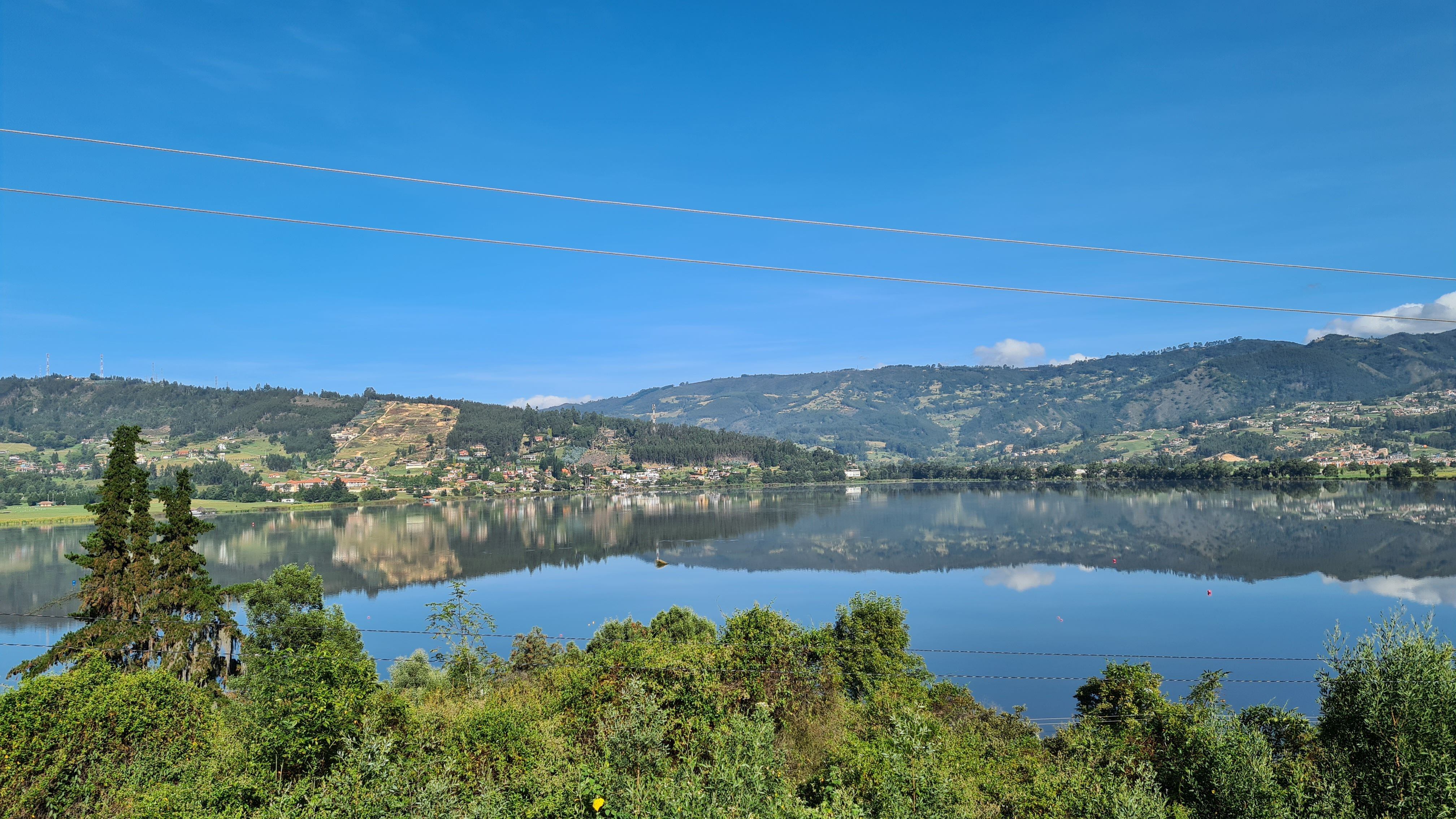 ¿Cuántos peajes hay para llegar al Lago de Tota desde Bogotá?