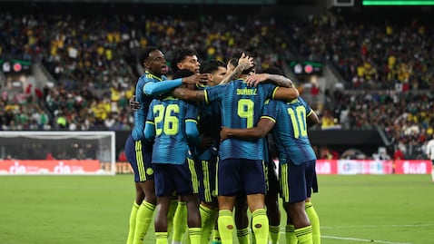 BALTIMORE, MARYLAND - SEPTEMBER 26: Luis Suárez #9 of Colombia celebrates with teammates after scoring his team's first goal during an international friendly match between Mexico and Colombia at M&T Bank Stadium on September 26, 2026 in Baltimore, Maryland. (Photo by Omar Vega/Getty Images)