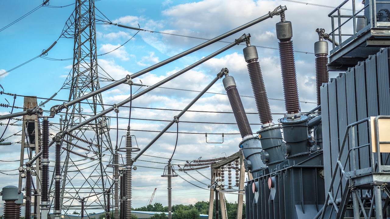 En un esfuerzo conjunto por reducir los alarmantes incidentes causados por el uso fraudulento de energía eléctrica en Colombia, Asocodis y sus empresas afiliadas han lanzado una campaña de concientización denominada “Estar Bien Conectado”.