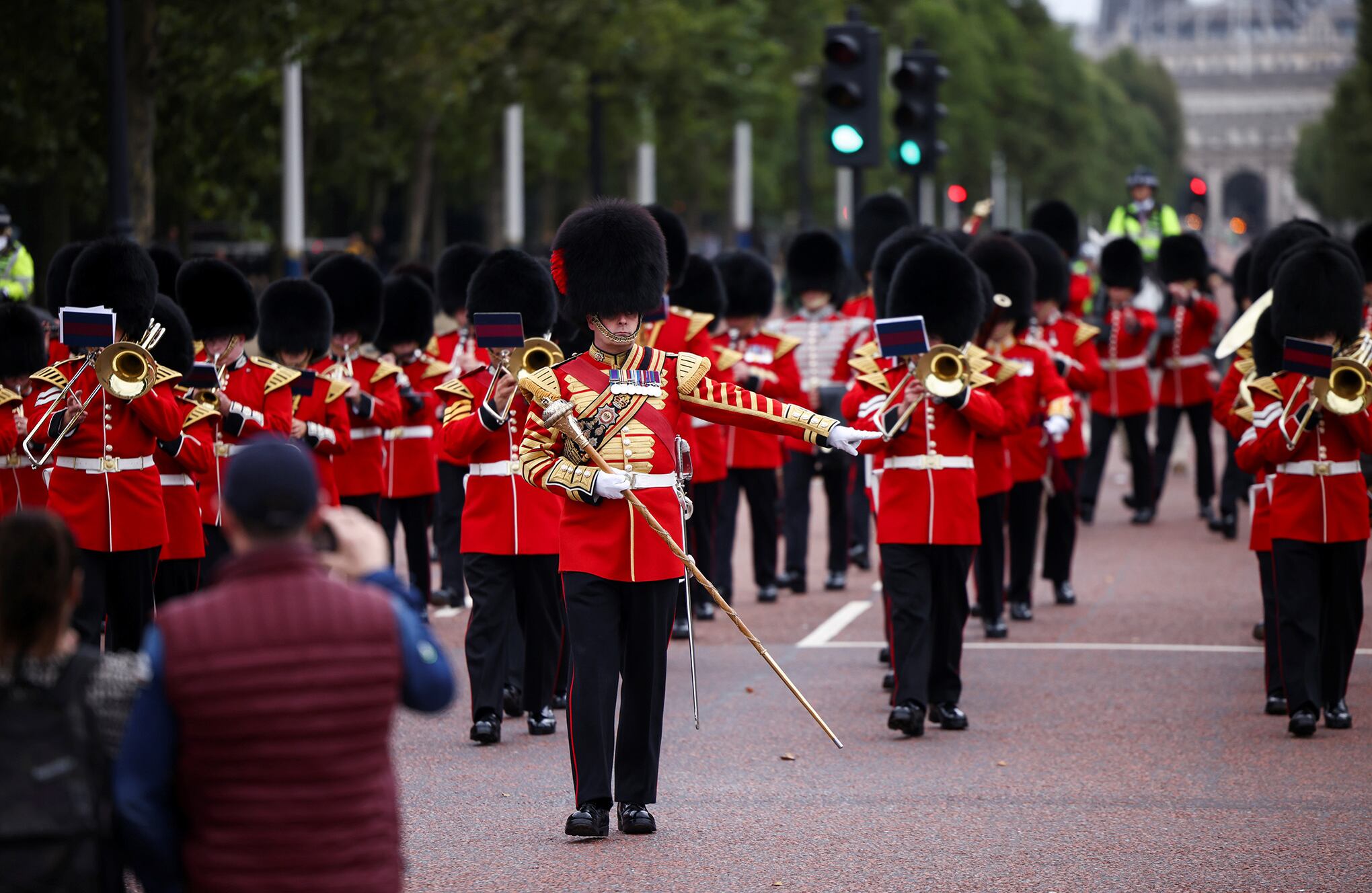 Cambio de la guardia regresa al palacio de Buckingham
