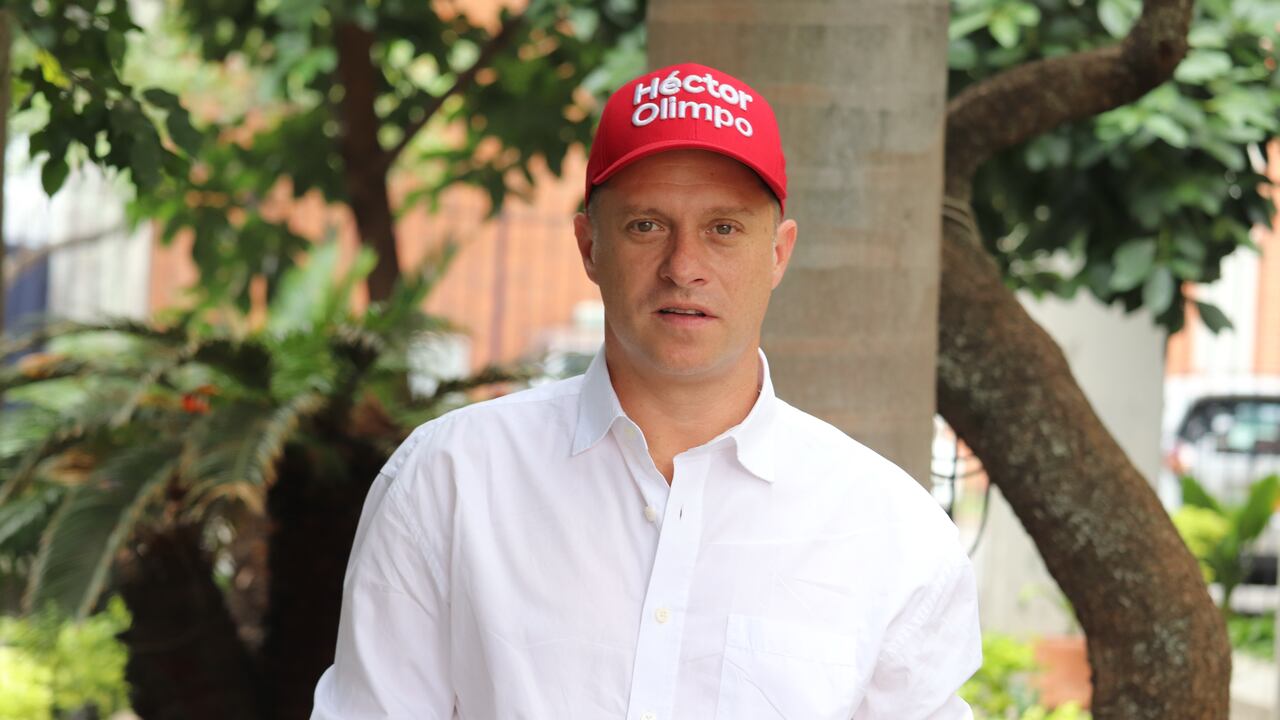 Héctor Olimpo Espinosa desistió de su aspiración a las elecciones presidenciales.