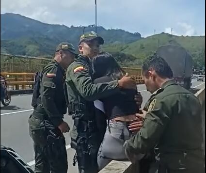 Desde la Alcaldía de Ibagué a través de la Secretaría de Salud, se tienen a disposición de los ciudadanos para la atención de crisis emocionales o urgencias de esta clase