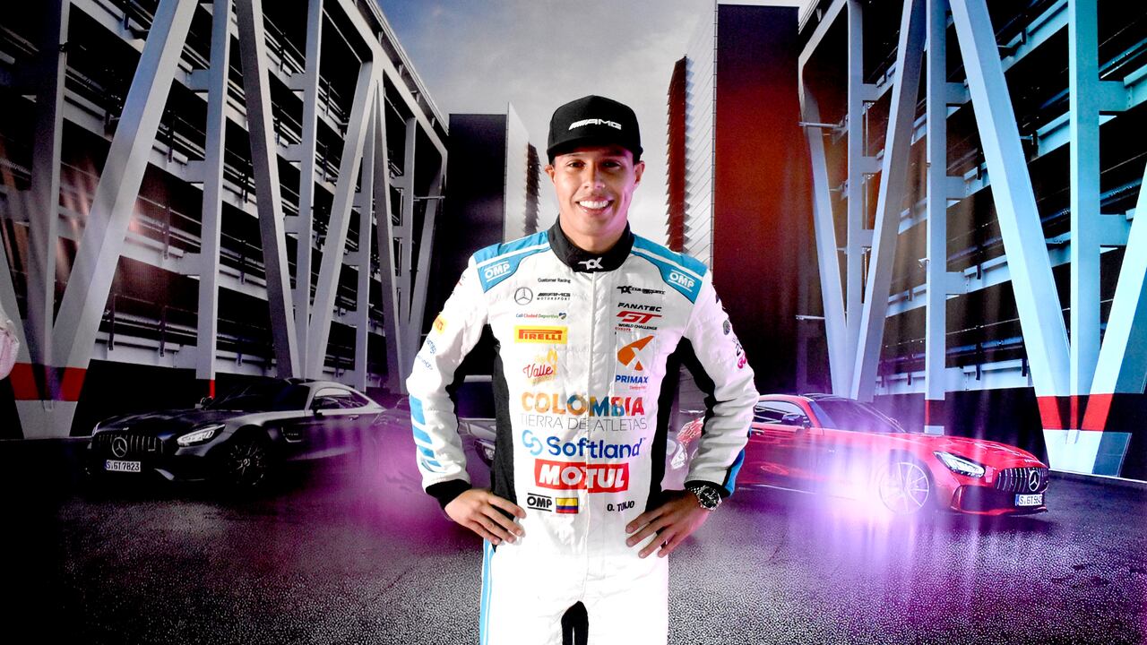 El piloto colombiano presentó una exposición exclusiva de arte, Starniza Mercedes-Benz quien presentó todos los modelos AMG, y habló sobre lo que vendrá en el 2022 para el automovilismo.