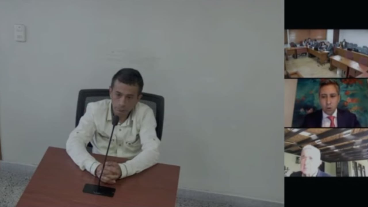 El exparamilitar John Jaime Cárdenas, alias Fosforito, declaró este martes en el juicio contra el expresidente Uribe.