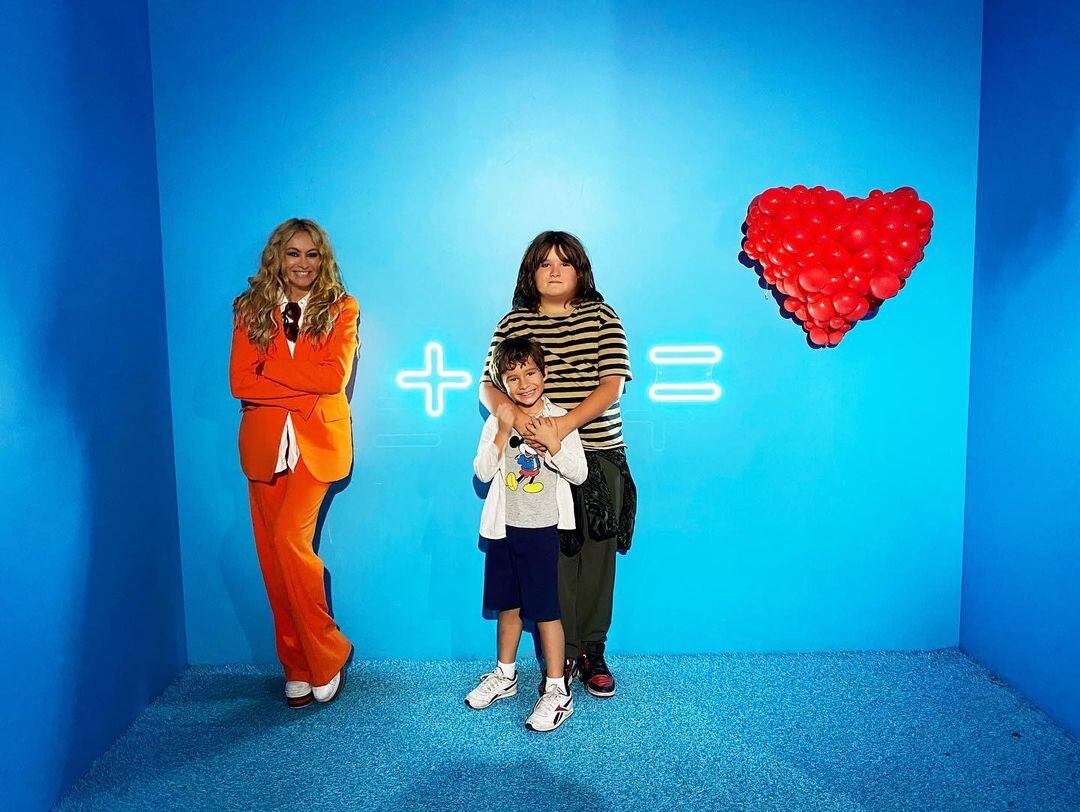 Paulina Rubio y sus hijos