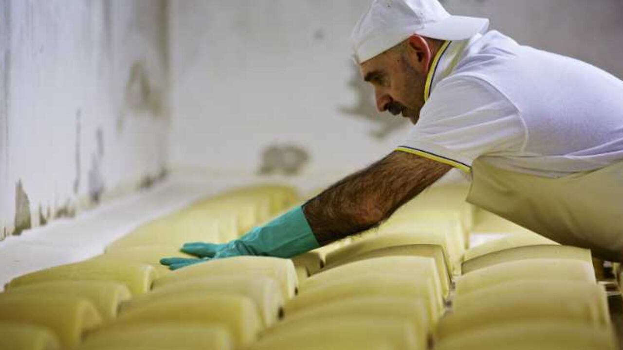 Las ancestrales cocinas campesinas del departamento colombiano de Boyacá conservan con recelo la receta del queso paipa, uno de los pocos productos que tienen denominación de origen en el país.