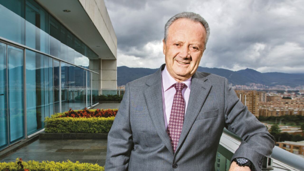 Arturo Calle - Propietario de Arturo Calle