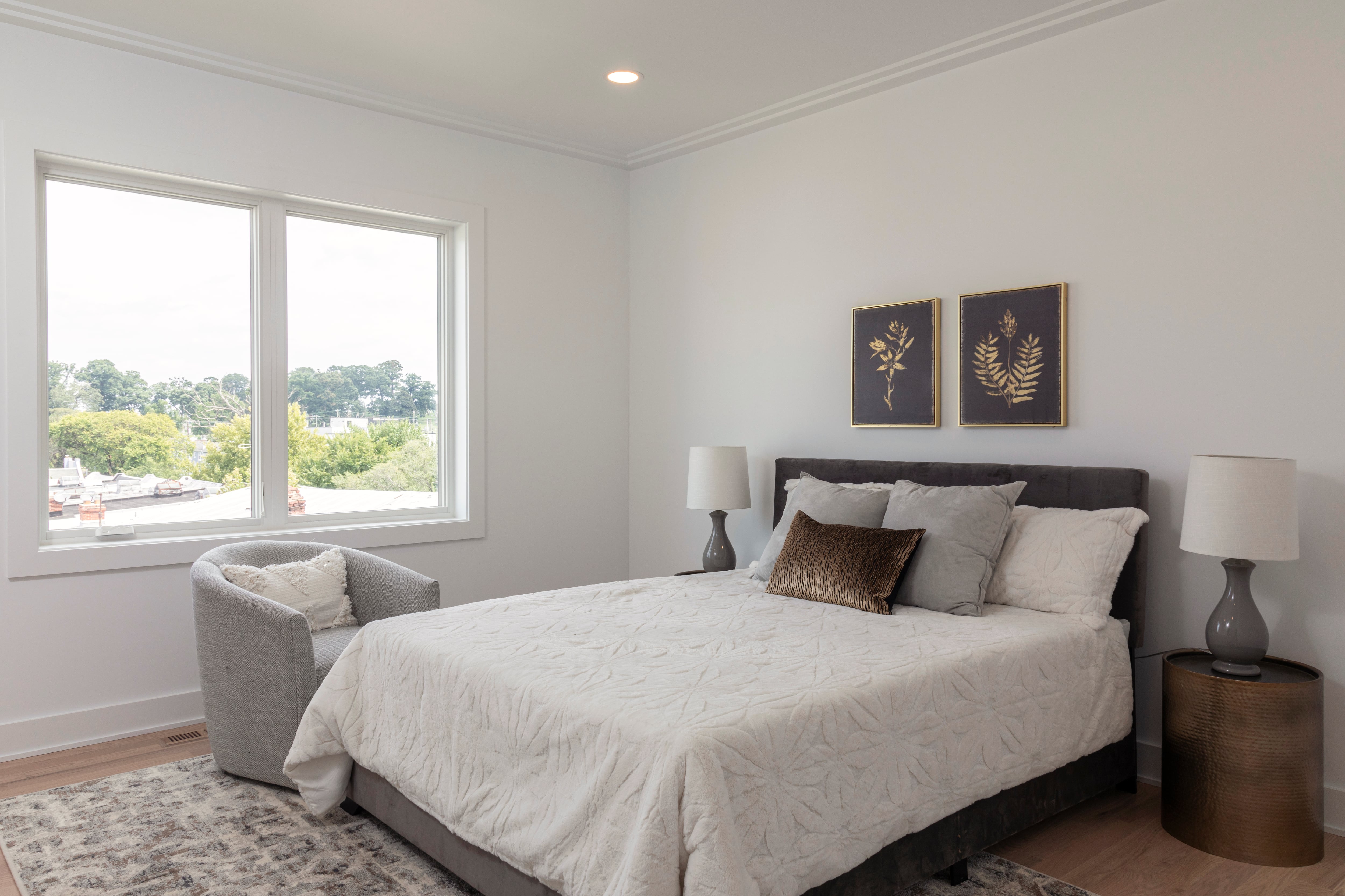 La cama es compartida con un desconocido. Imagen de referencia