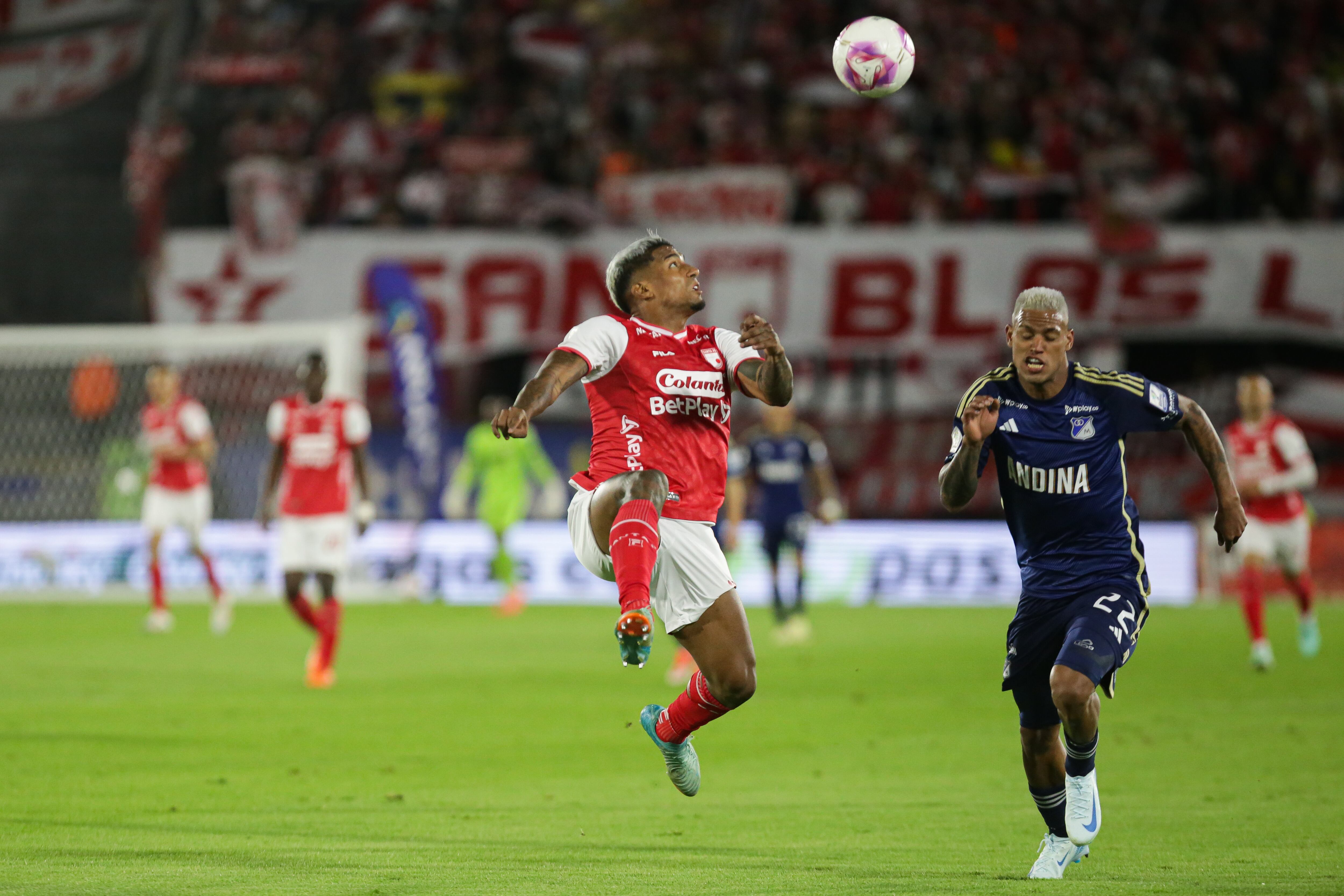 Bogotá. Octubre 26 de 2024. Independiente Santa Fe enfrenta a Millonarios FC, por encuentro válido de la Liga BetPlay II 2024 de la fecha 15, en el estadio Nemesio Camacho El Campin. (Colprensa - Cristian Bayona).