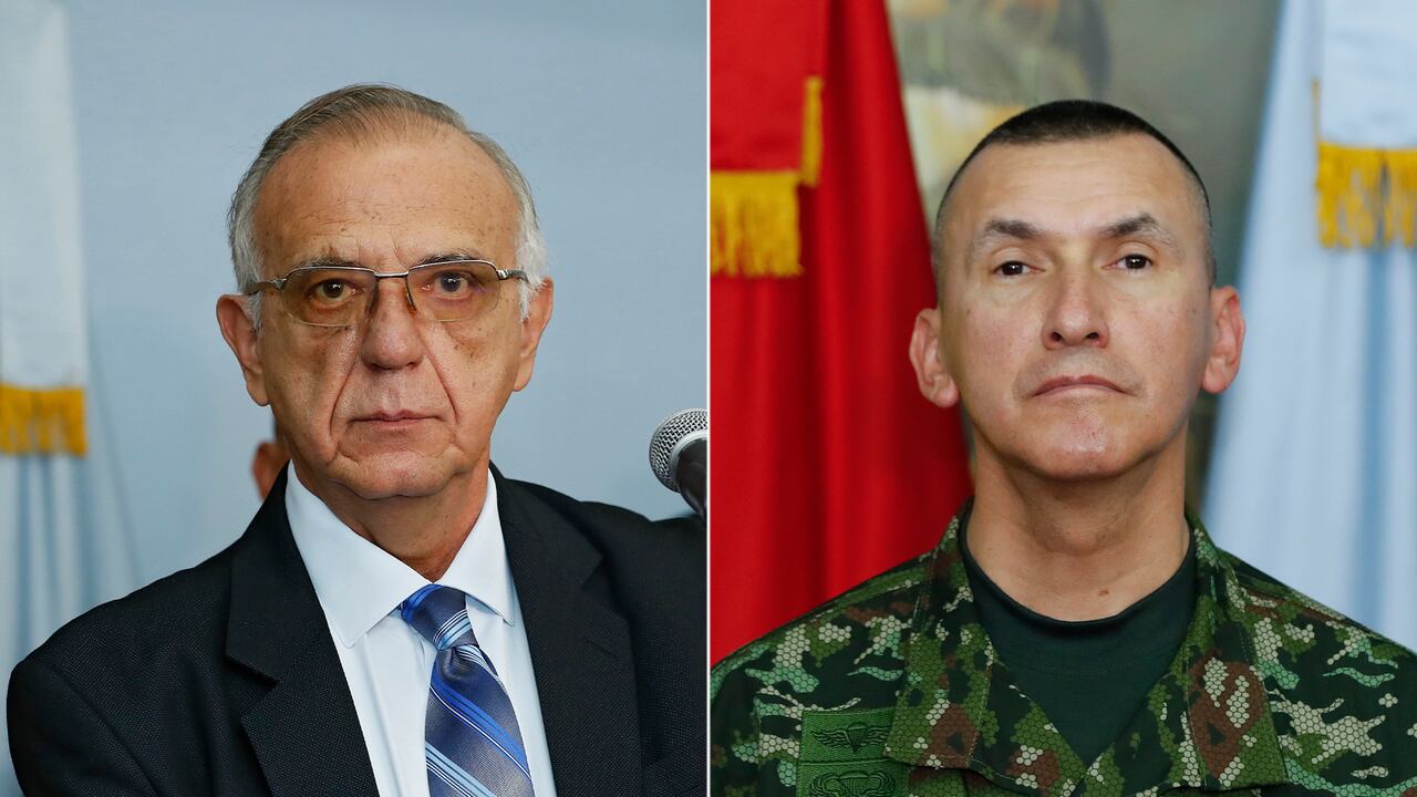 Ministro de la Defensa, Iván Velásquez y el comandante del Ejército, general Luis Mauricio Ospina Gutiérrez.