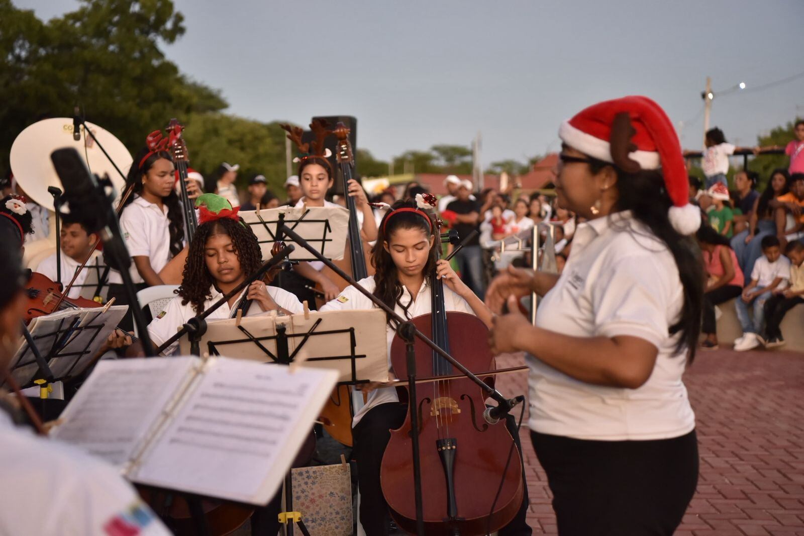 Juan Carlos García Otero, gerente de Asuntos Sociales de la compañía, señaló que el objetivo es convertir el legado minero en un motor de bienestar, identidad y turismo, y conectar este nuevo espacio con otros atractivos del corredor turístico de La Guajira, como el parque de Barrancas y el monumento del Gigante Amable.