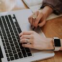 Según datos de Google, 7 de cada 10 colombianos que compran tecnología investigan en Internet antes de adquirir el artículo en una tienda física.