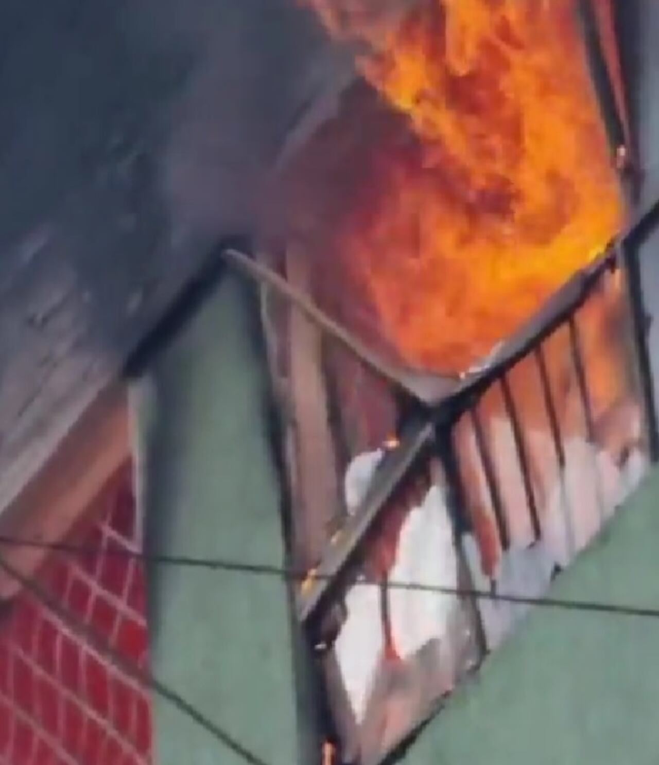 Comerciantes afectados por incendio en el centro de Cali están en incertidumbre.