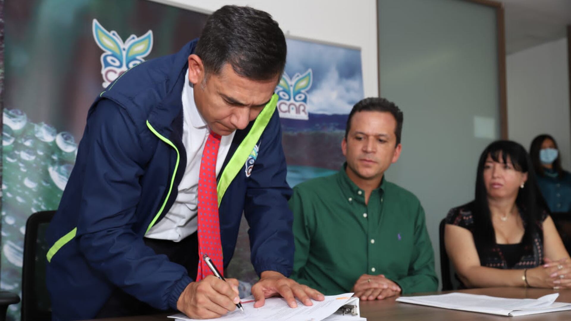 Juan Carlos Saldarriaga, alcalde de Soacha, radicó este lunes 20 de diciembre el POT del municipio