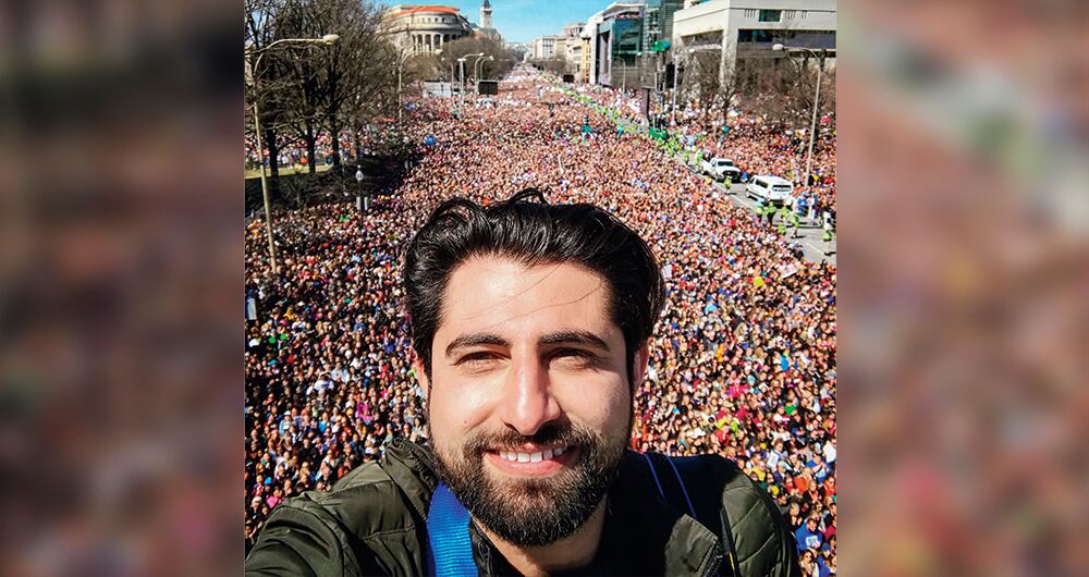 Saiwan Georges, fotógrafo de The Washington Post, tomó la conmovedora foto del padre que despide a su hija desde el tren. 
