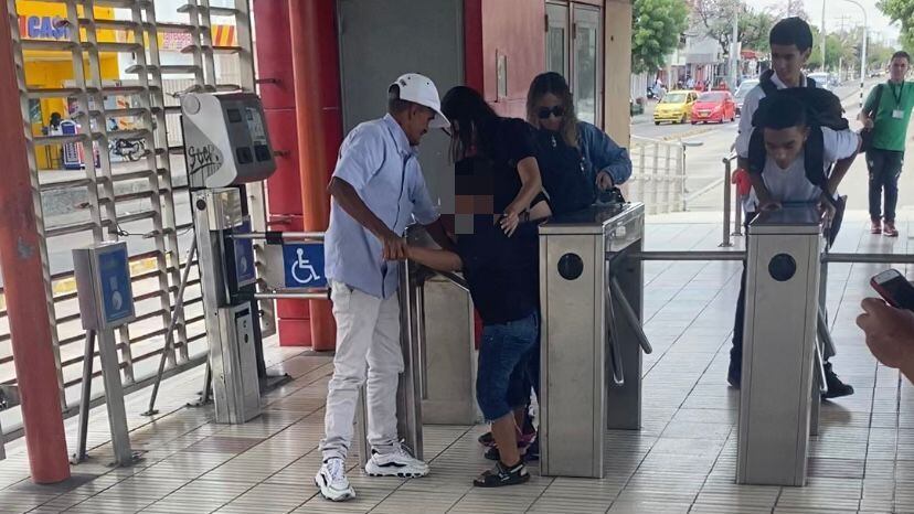 Colados en Transmetro.