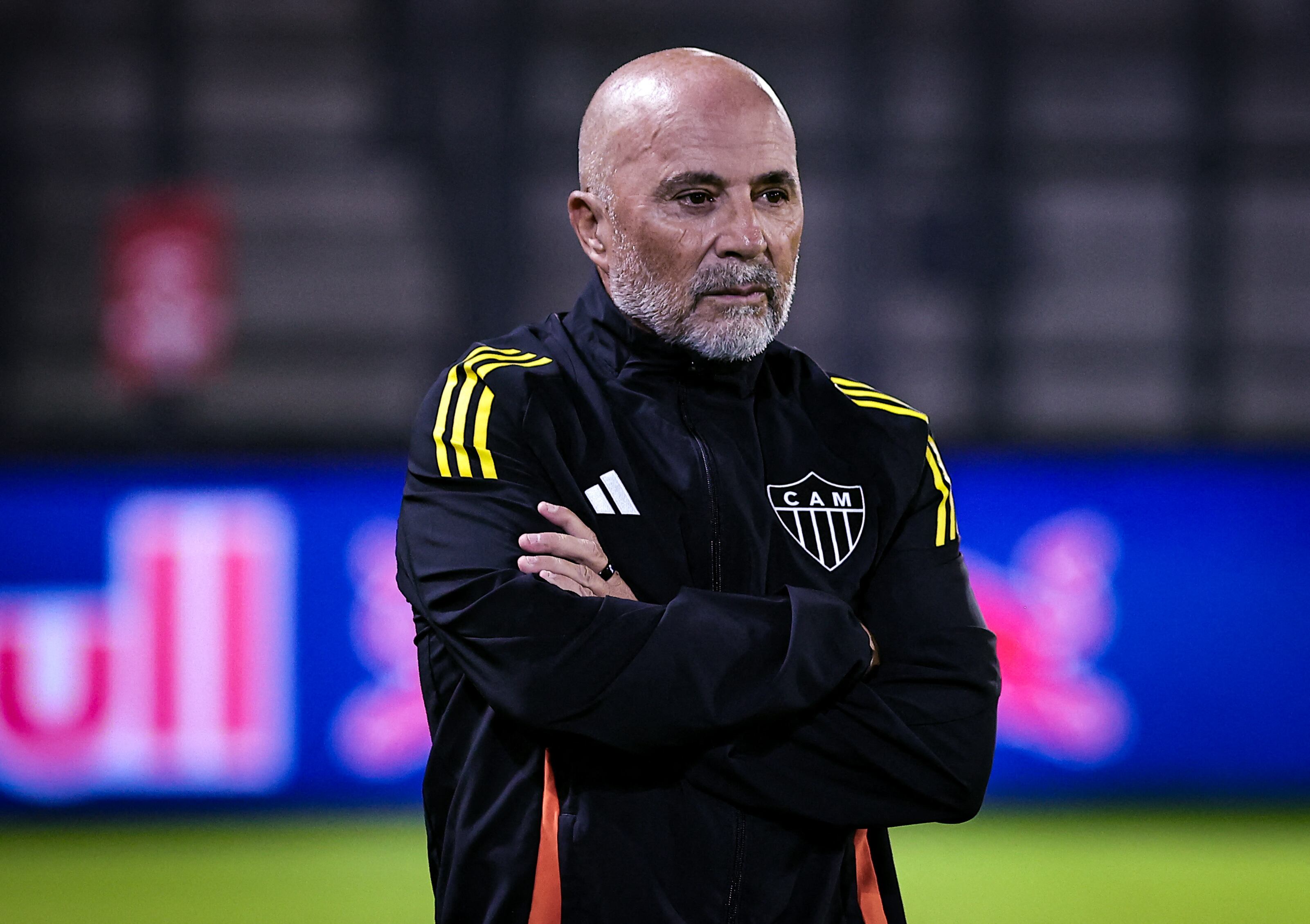 SP - BRAGANCA PAULISTA - 11/16/2025 - BRAZILIAN CHAMPIONSHIP A 2025, BRAGANTINO x ATLETICO-MG - Jorge Sampaoli, Atletico-MG coach, during a match against Bragantino at the Cicero De Souza Marques stadium for the Brazilian Championship A 2025. Photo: Fabio Giannelli/AGIF (Photo by Fabio Giannelli / AGIF via AFP)