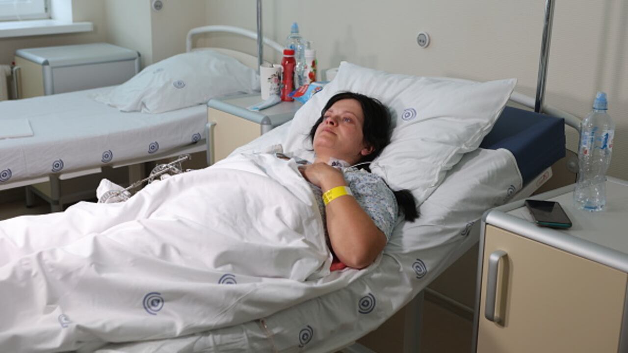 Al menos diez personas resultaron heridas este jueves en nuevos ataques contra la región rusa de Belgorod, situada en la frontera con Ucrania, confirmaron las autoridades regionales, aunque señalaron que “no hay enemigos” en la zona. (Photo by Stringer/Anadolu Agency via Getty Images)