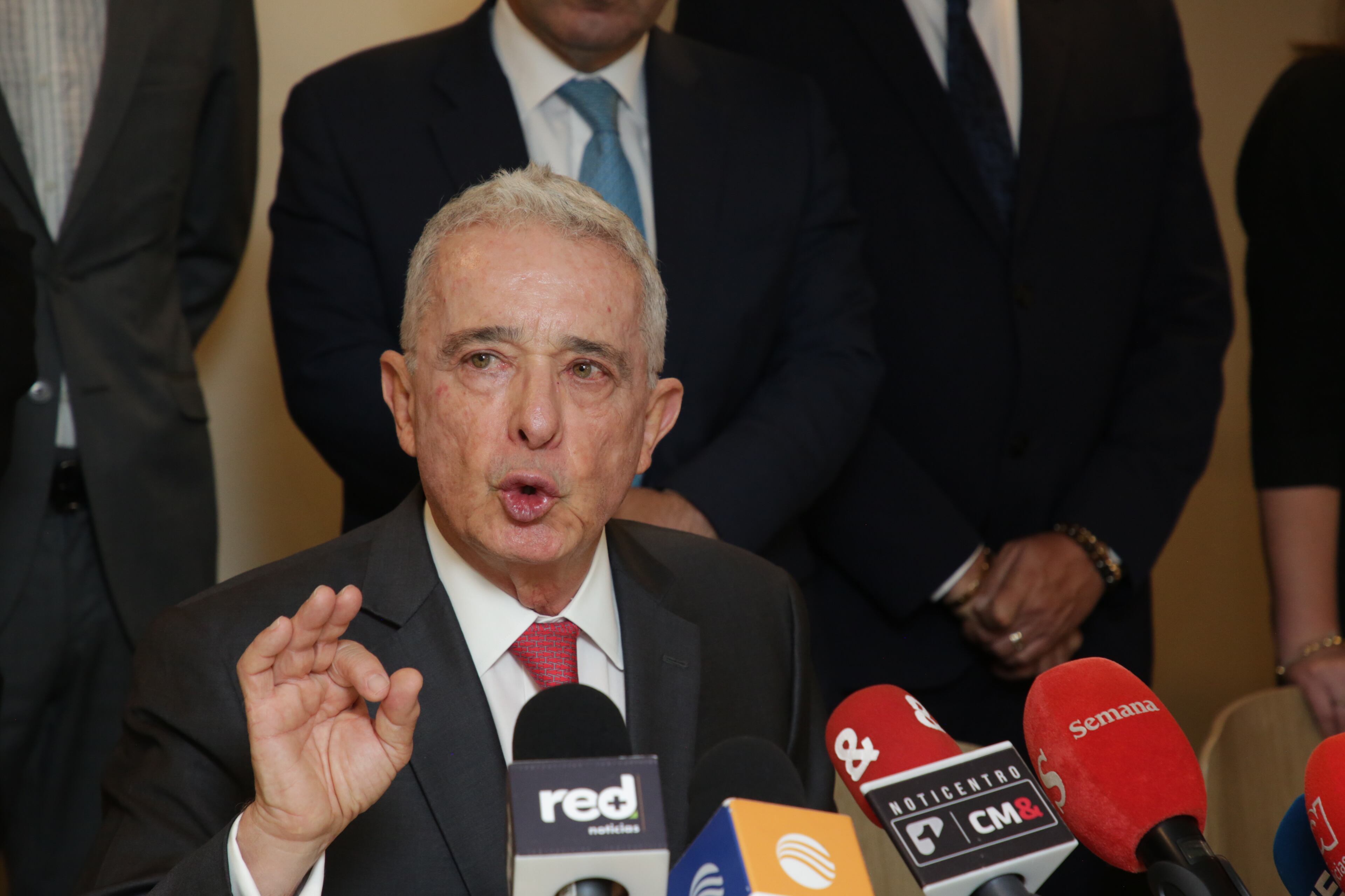 Rueda de Prensa expresidente Álvaro Uribe Vélez y el Centro Democrático