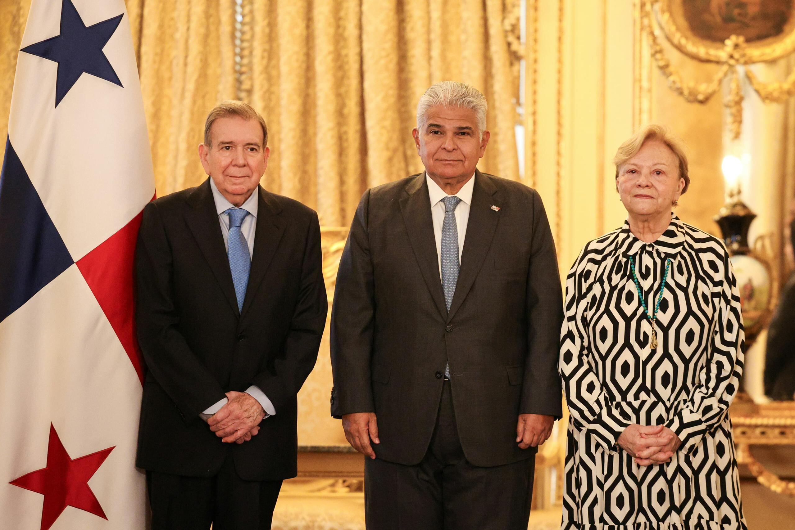 El presidente electo de Venezuela, Edmundo González con el presidente de Panamá