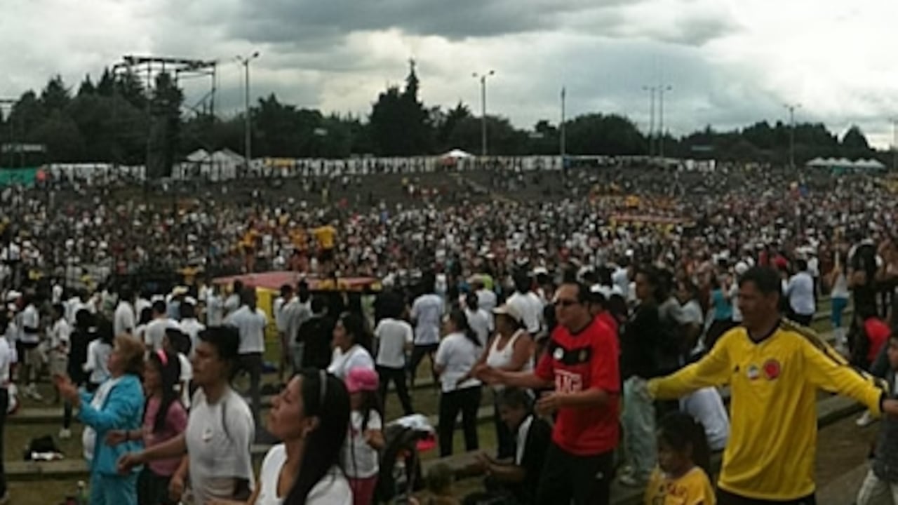 50.420 personas haciendo aeróbicos en la clase más grande del mundo durante 50 minutos en la Plaza de Eventos del Parque Metropolitano Simón Bolívar.