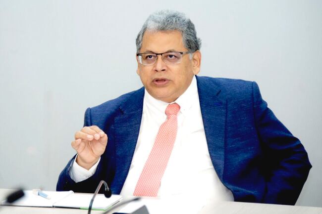 El superintendente Ulahí Beltrán sostuvo que a la Superintendencia de Salud le hacen falta más herramientas para controlar la prestación de los servicios.