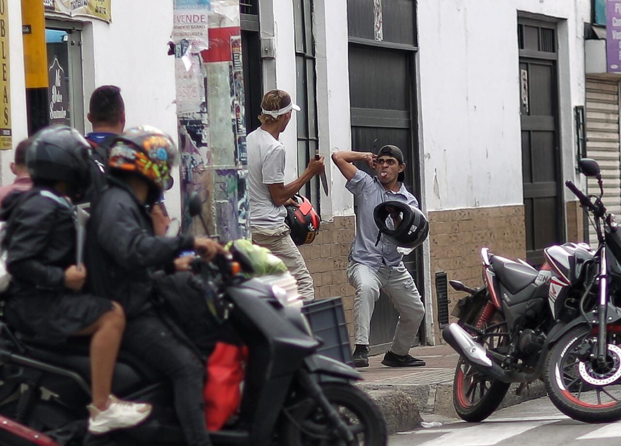 Miércoles 8 de junio de 2022. Riña en plena calle de Piedecuesta.