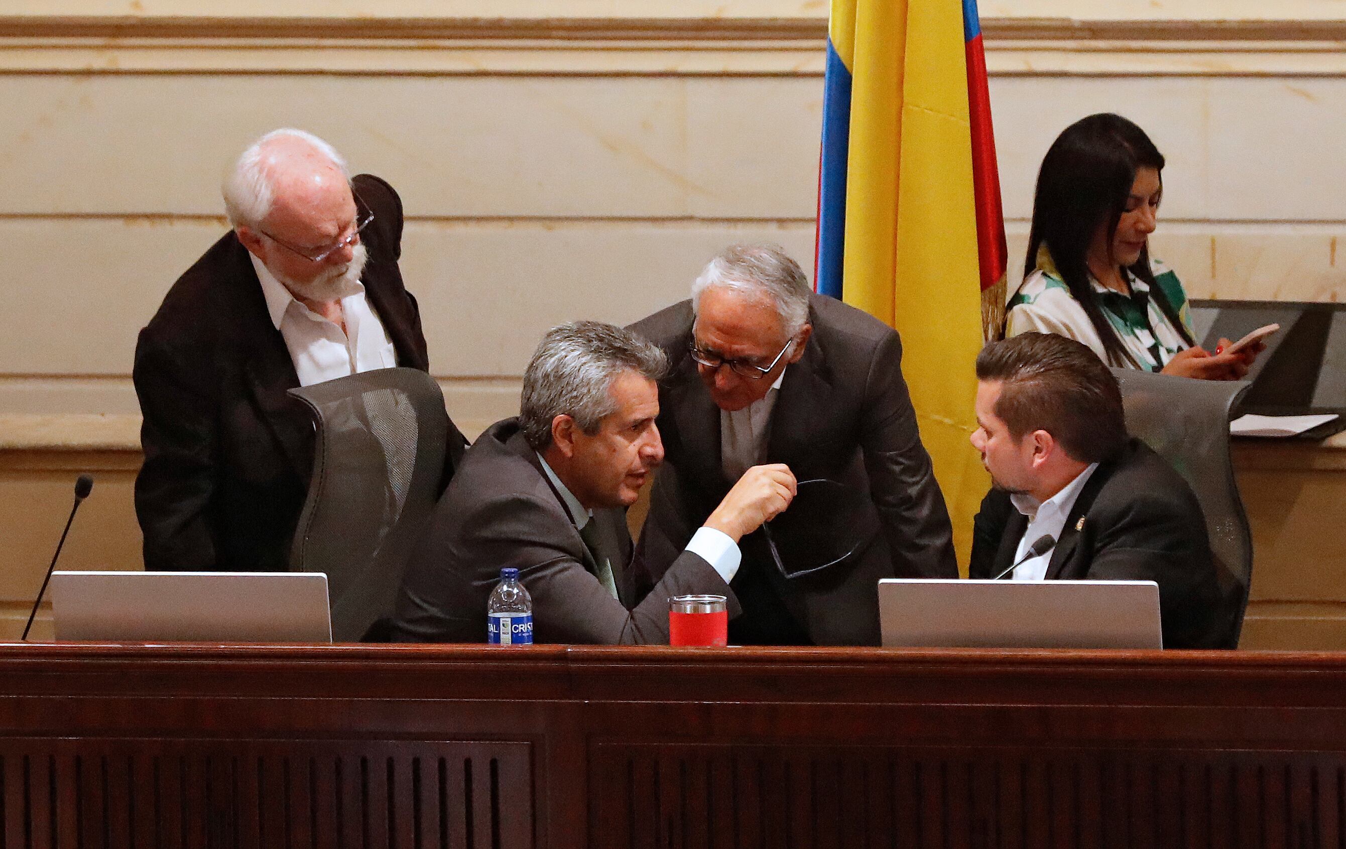 Segundo debate Reforma a la salud  en la plenaria de la Cámara de Representantes  
Ministro del Interior Luis Fernando Velasco
Ministro de Salud  Guillermo Alfonso Jaramillo
Presidente de la Cámara Andrés Calle
Director de la Adres Félix León Martínez
Alfredo Mondragón  Representante a la Cámara
Bogota noviembre 28  del 2023
Foto Guillermo Torres Reina / Semana