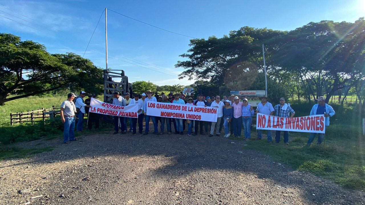 Gremio de ganaderos se movilizan en Bolívar para rechazar invasiones a la propiedad privada.