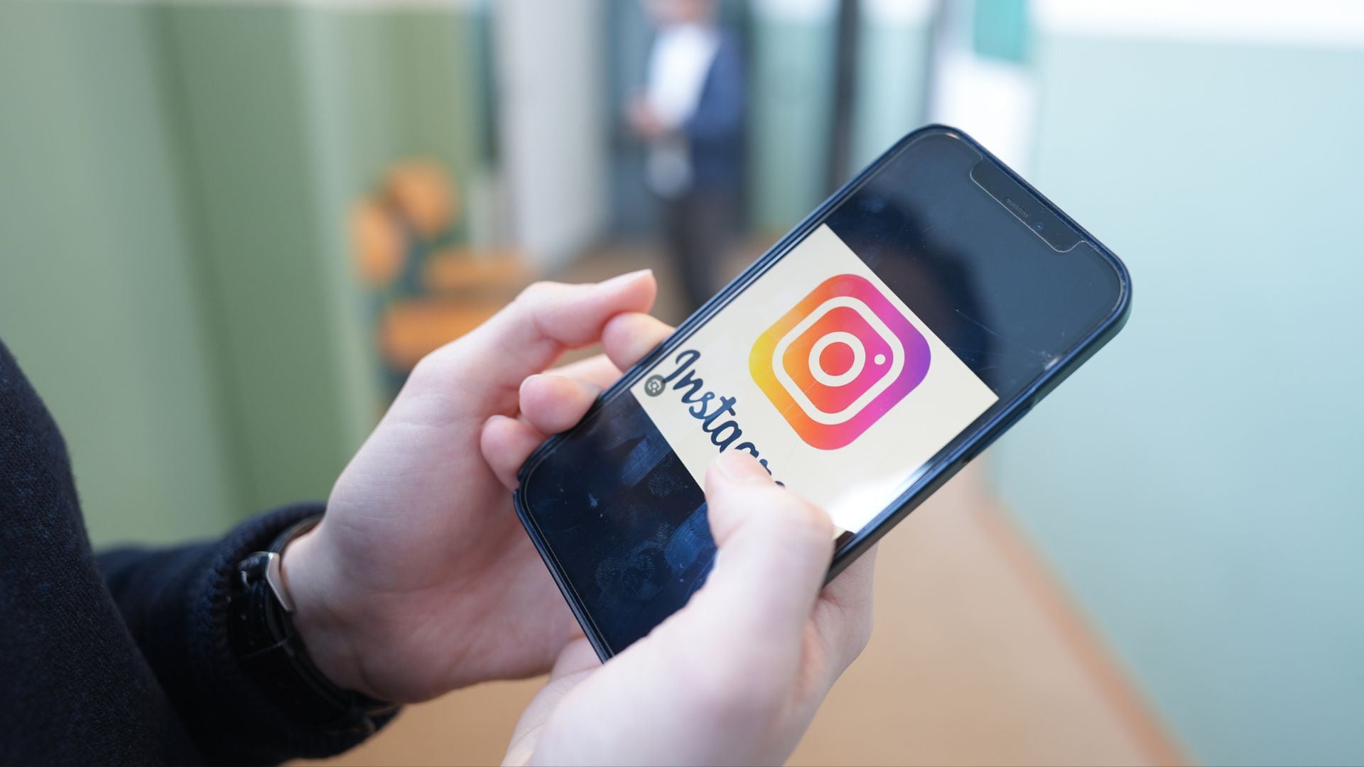 Instagram enviará notificaciones a los padres cuando detecte que un adolescente busca términos sensibles.