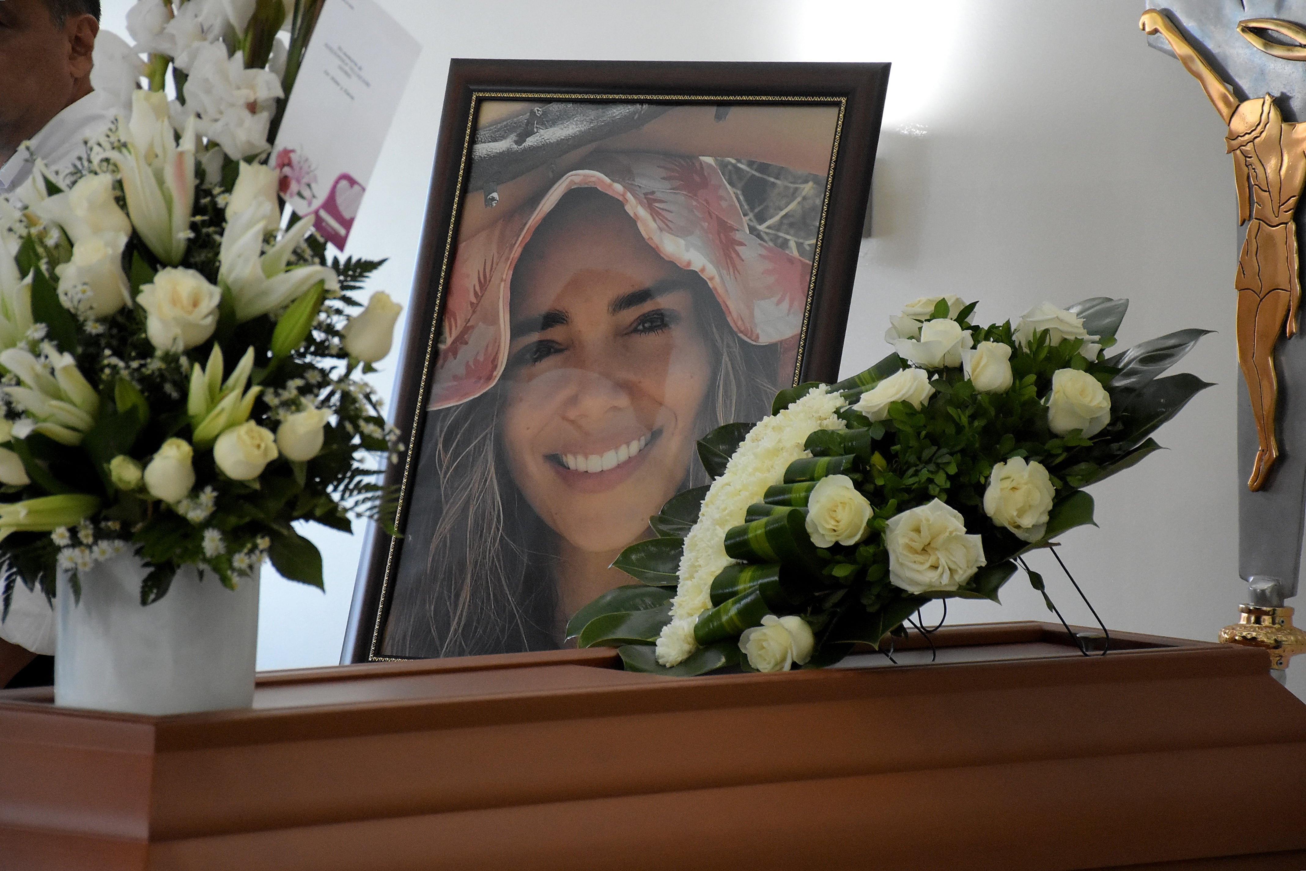 Familiares y Amigos le dieron su último adiós a la actriz Alejandra Villafañe, quién falleciera por un cáncer en días pasados.