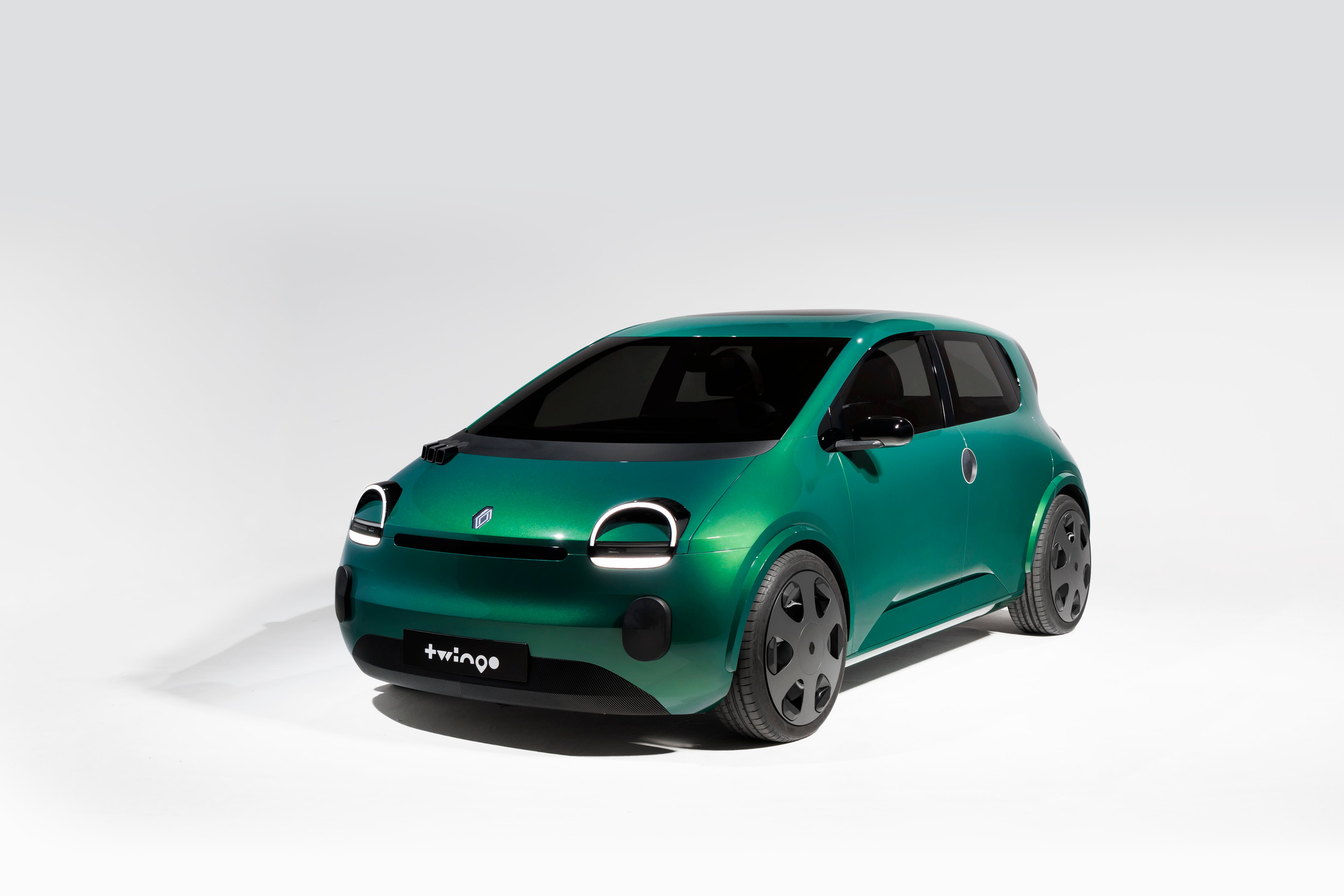 Renault Twingo eléctrico comenzaría su producción en 2026, según la marca.