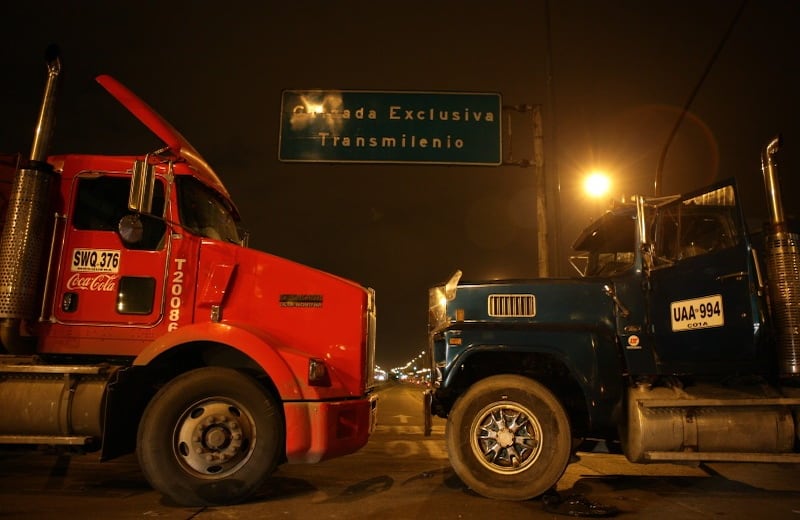 Los bloqueos que se presentaron en la mañana del martes se prolongaron hasta la noche.  Las vías más afectadas  fueron  la Autopista Sur y la Calle 13.