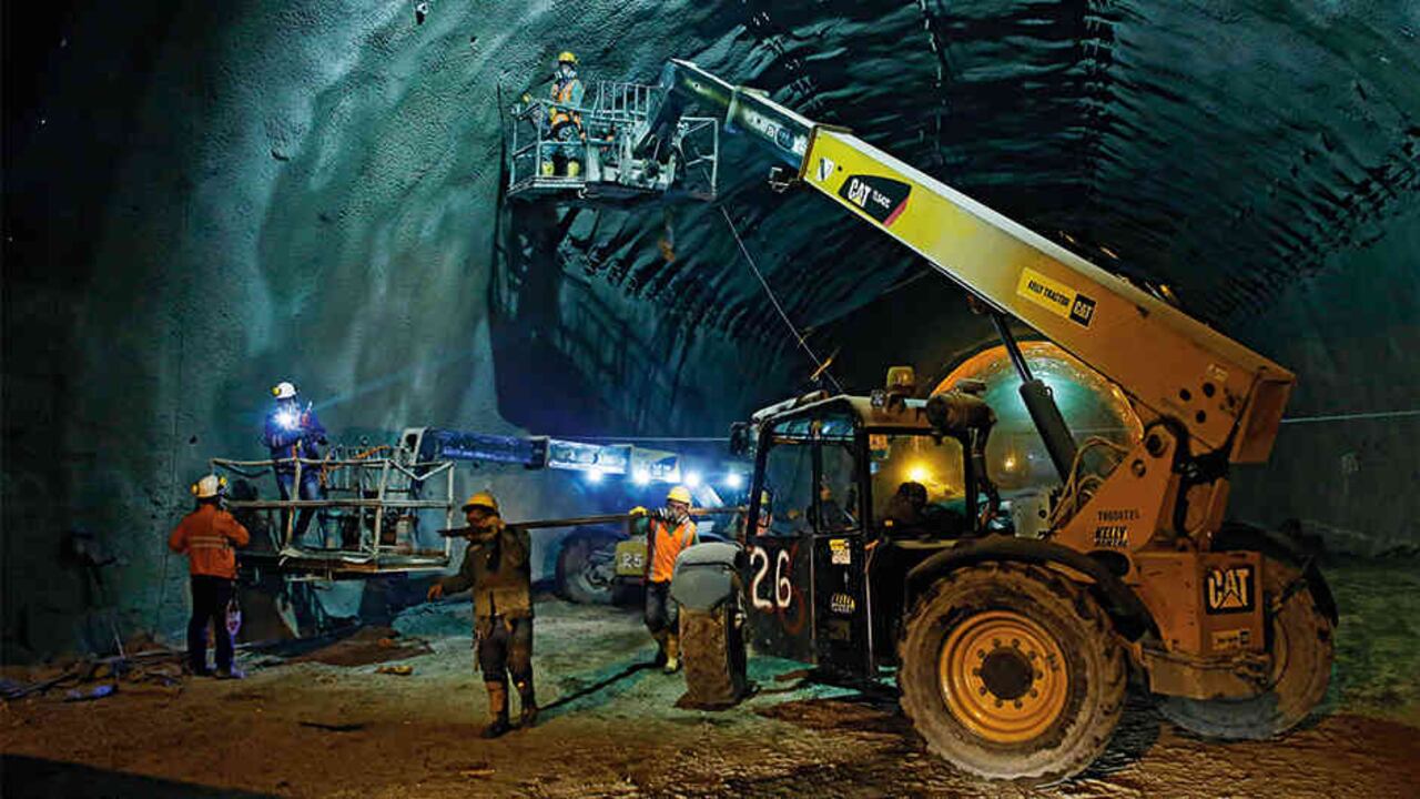 El 27 de junio, el Invías declaró la urgencia manifiesta para autorizar de forma inmediata e ininterrumpida las obras que permitieran controlar el riesgo de colapso en la falla La Soledad, la última que tiene por solucionar este gigantesco proyecto.