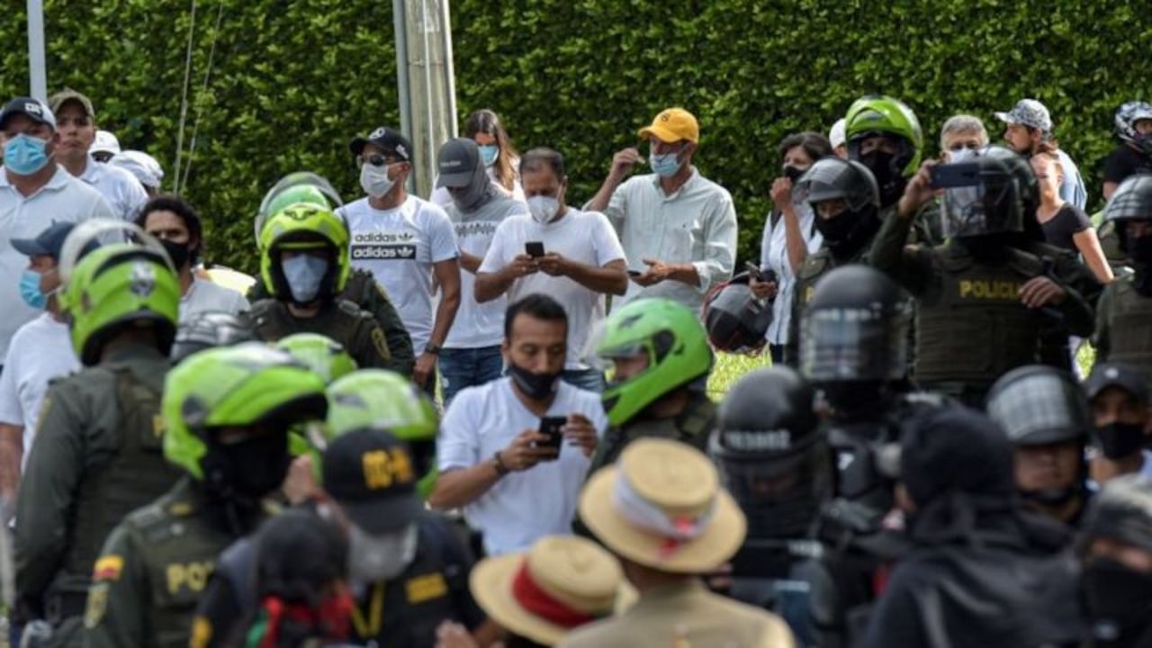 Existen grupos de vecinos en Cali que piden que cesen las protestas.