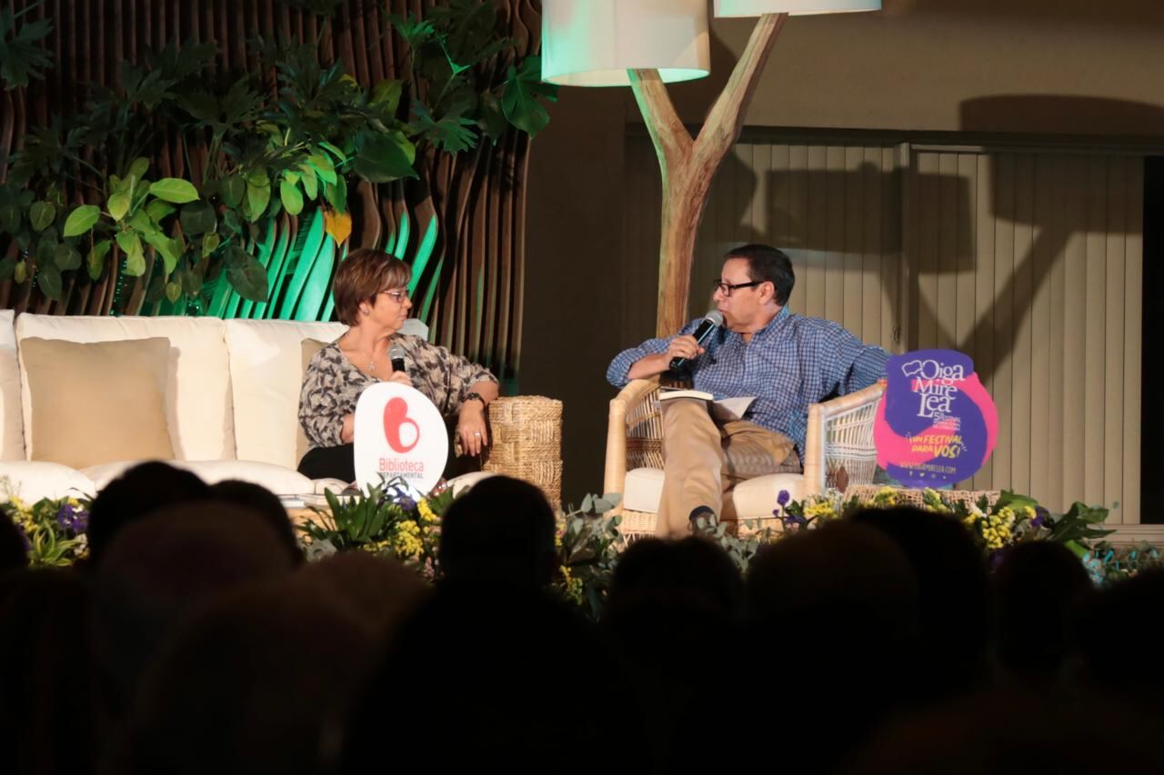 La premiada escritora bogotana Piedad Bonnett en el Festival Internacional Oiga, Mire, Lea.