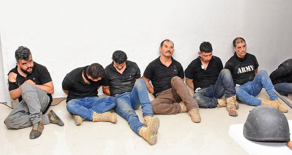  Hay dos hipótesis sobre la presencia de los colombianos en Haití. Una asegura que fueron los perpetradores del crimen, y otra, que estaban allí para proteger al presidente.