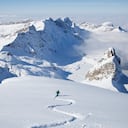 Disfrute de la nieve y de los picos más altos de Suiza