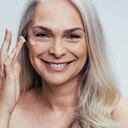 Arrugas, cuidado de la piel, mascarilla facial, crema, envejecimiento, colágeno, ácido hialurónico.