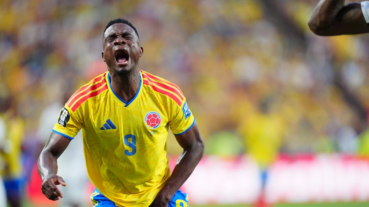 Jhon Córdoba reacciona a su lesión en el partido de Colombia vs. Ghana.