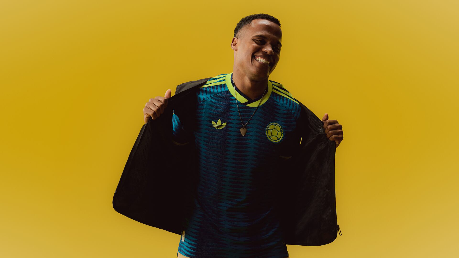 Jhon Arias con la camiseta visitante de la Selección Colombia para el Mundial United 2026