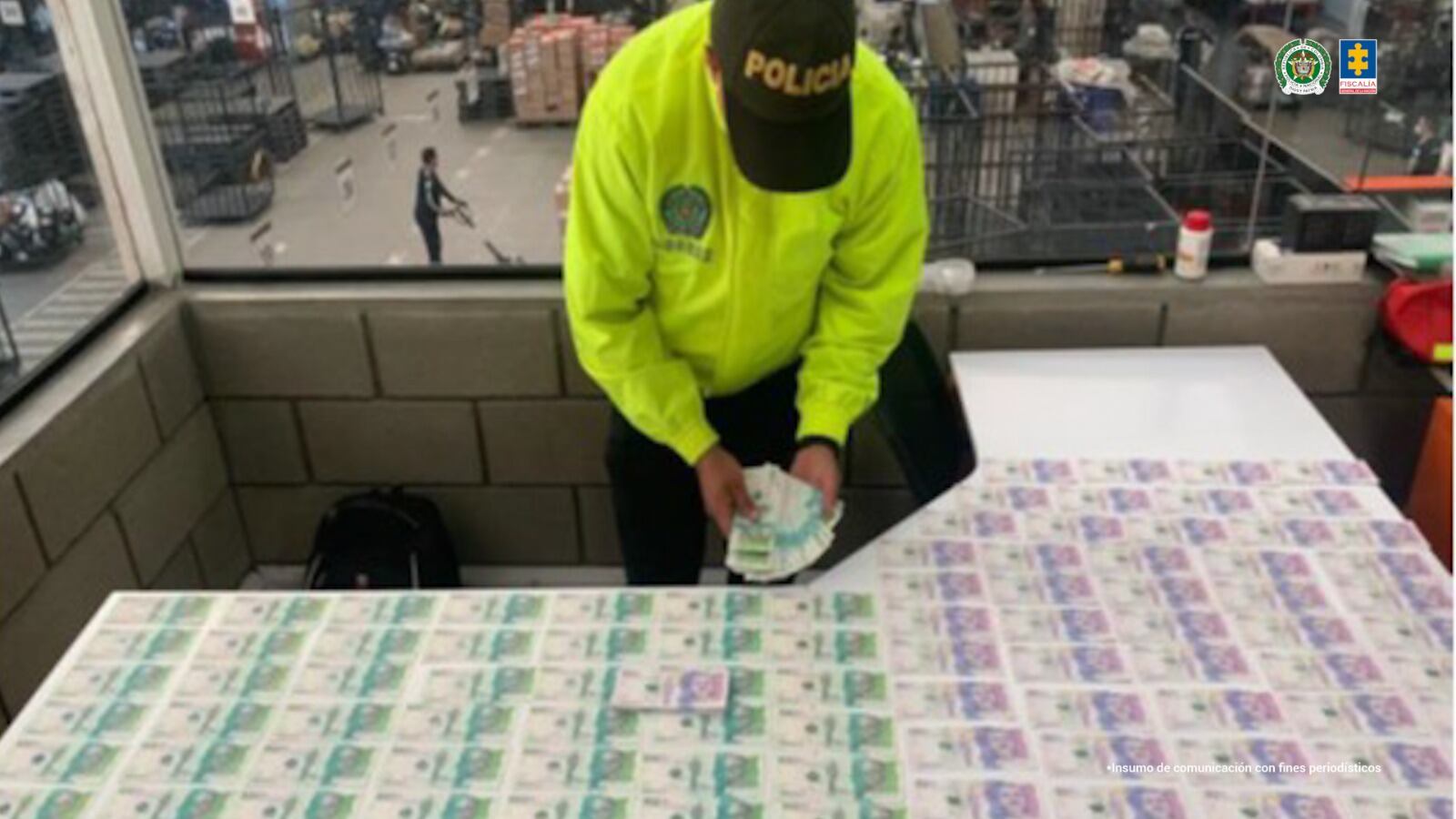 Son señalados de comprar pesos colombianos y dólares de diferentes denominaciones en imprentas clandestinas, venderlos o utilizarlos para comprar bienes y servicios.